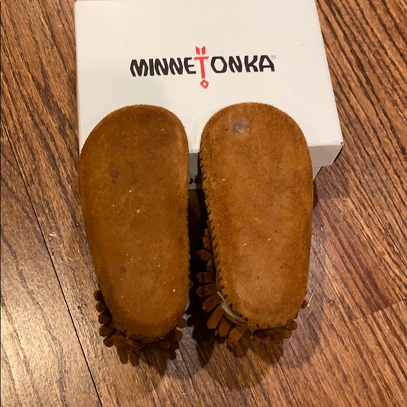 Minnetonka Riley Infant Bootie - Picture 4 of 5